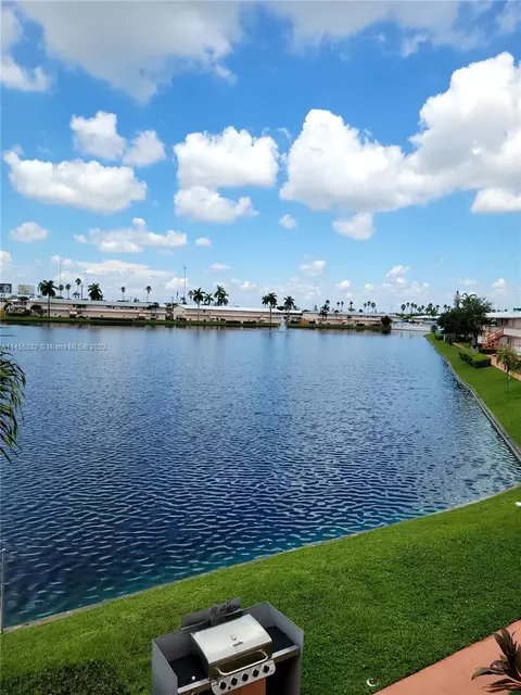 1000 SW 10 Ave #17P, Hallandale Beach, FL 33009