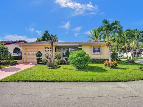 6714 NW 57th Dr, Tamarac, FL 33321