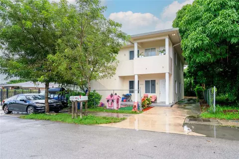 10222 SW 174th Ter, Miami, FL 33157