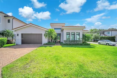 5605 E Brookfield Cir, Fort Lauderdale, FL 33312