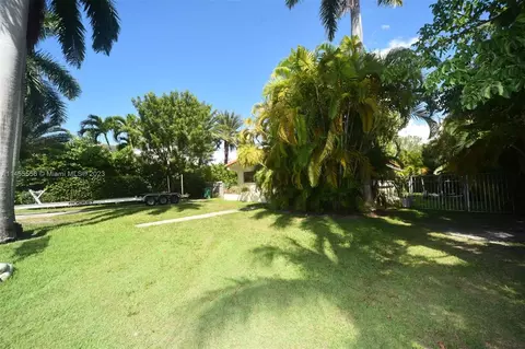 165 Hampton Ln, Key Biscayne, FL 33149 photo 3