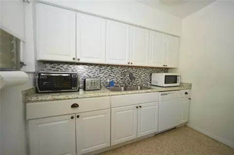 165 Hampton Ln, Key Biscayne, FL 33149 photo 12