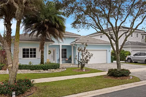 2858 NE 4th St, Homestead, FL 33033