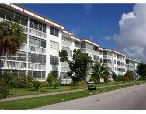18601 NE 14th Ave #404, Miami, FL 33179