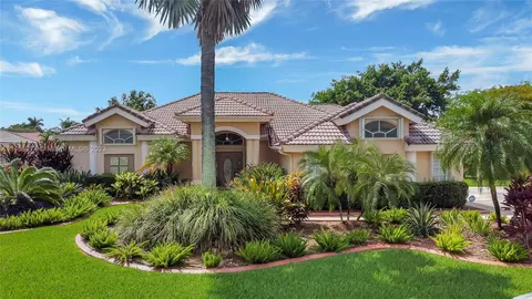 2540 Fairways Dr, Homestead, FL 33035