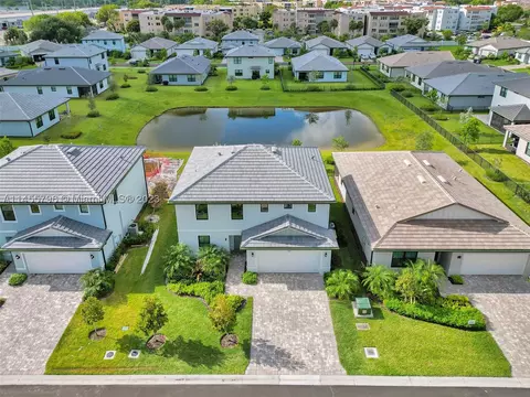 3148 Tamarind Dr, Lauderdale Lakes, FL 33311