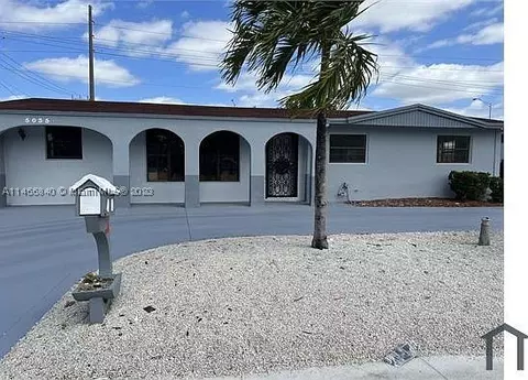 5035 NW 182nd St, Miami Gardens, FL 33055