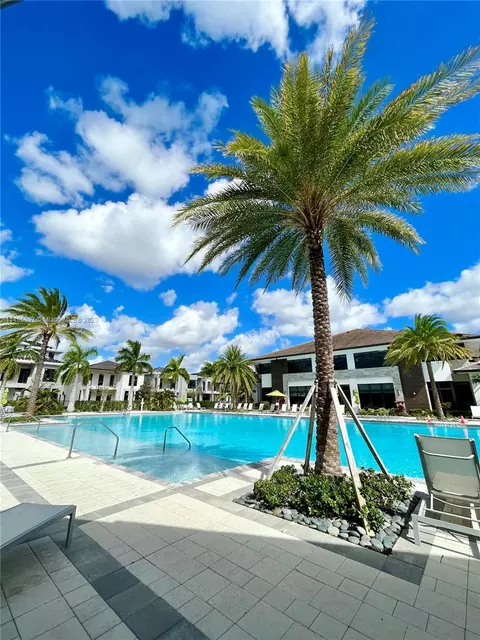 8201 NW 41st St #D-402, Doral, FL 33166