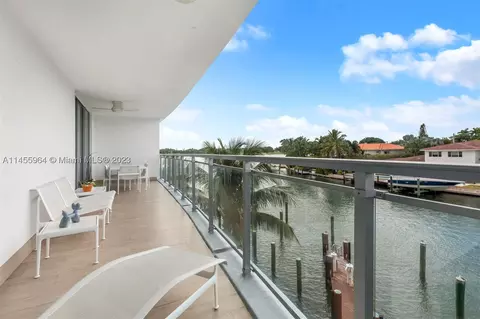 9400 W Bay Harbor Dr #303, Bay Harbor Islands, FL 33154