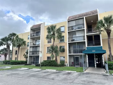 8005 Lake Dr #312, Doral, FL 33166