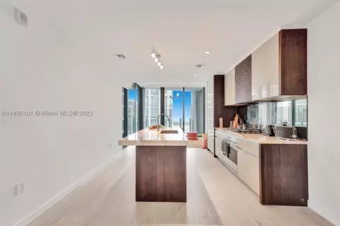 2831 Bayshore #1204, Miami, FL 33133