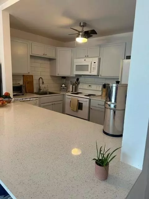 4174 Inverrary Dr #408, Lauderhill, FL 33319