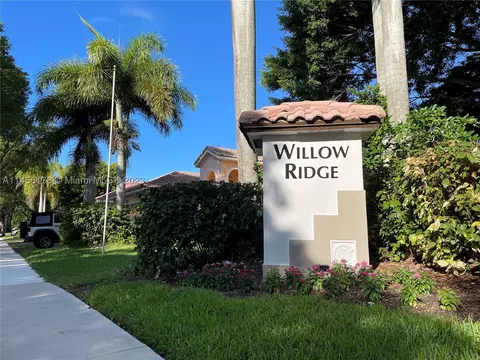 4305 Willow Ridge Dr, Weston, FL 33331