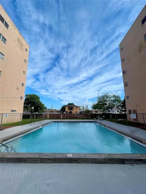 440 E 23rd St #1504, Hialeah, FL 33013 photo 2