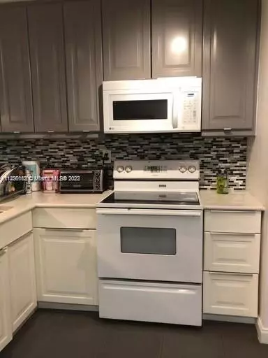 440 E 23rd St #1504, Hialeah, FL 33013 photo 9