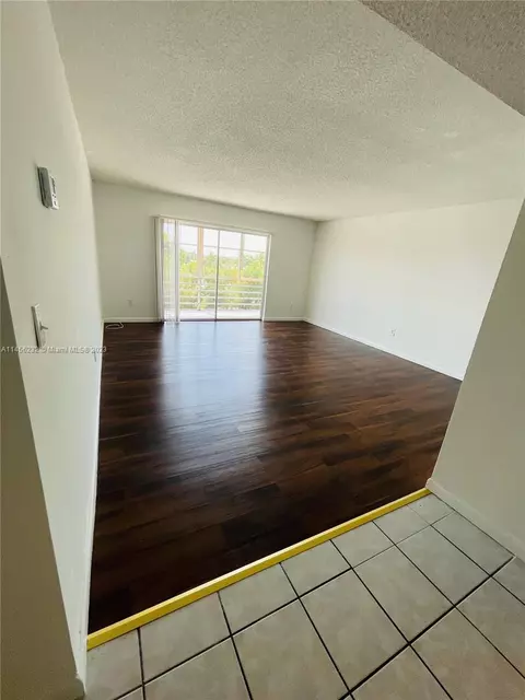 4848 NW 24th Ct #318, Lauderdale Lakes, FL 33313