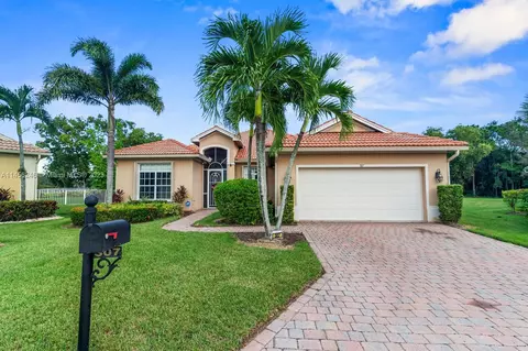 307 NW Cheshire Ln, Port Saint Lucie, FL 34983