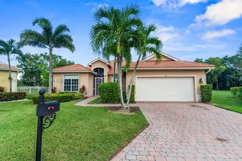 307 NW Cheshire Ln, Port Saint Lucie, FL 34983