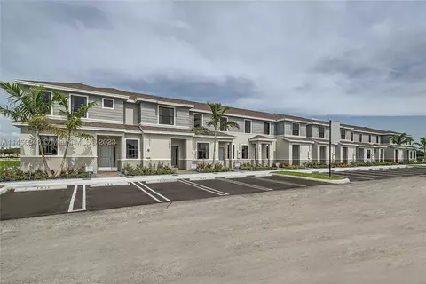 360 NE 12 St, Florida City, FL 33034