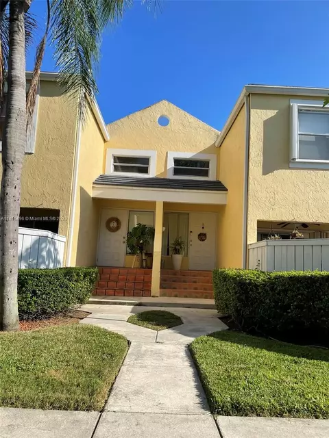 6850 SW 45th Ln #4, Miami, FL 33155