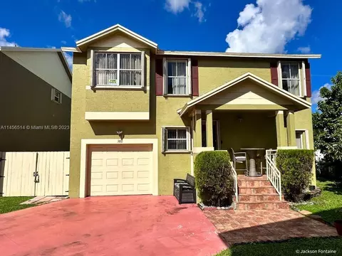 380 NW 102nd Ter, Pembroke Pines, FL 33026