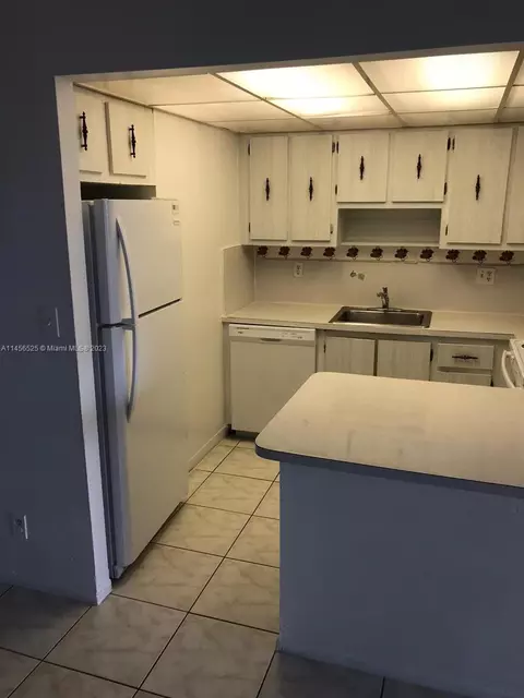 2029 NW 46th Ave #E508, Lauderhill, FL 33313