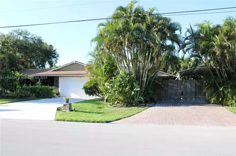 1881 SW Oakwood Rd, Port Saint Lucie, FL 34953