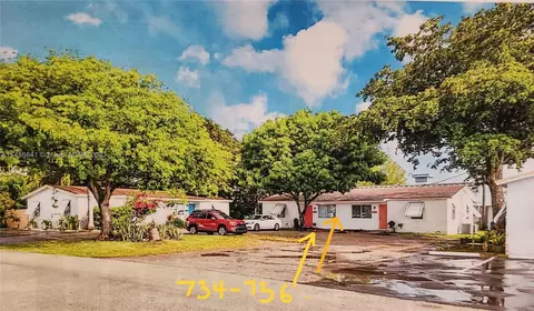734-736 NW 1st Ct, Hallandale Beach, FL 33009