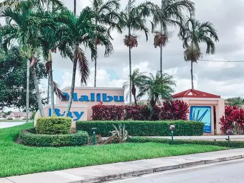 652 NW 208th Ter #652, Pembroke Pines, FL 33029