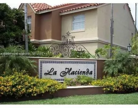 18308 NW 68th Ave #N, Hialeah, FL 33015
