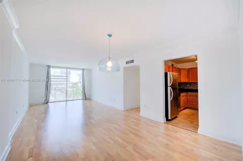1605 Bay Rd #408, Miami Beach, FL 33139