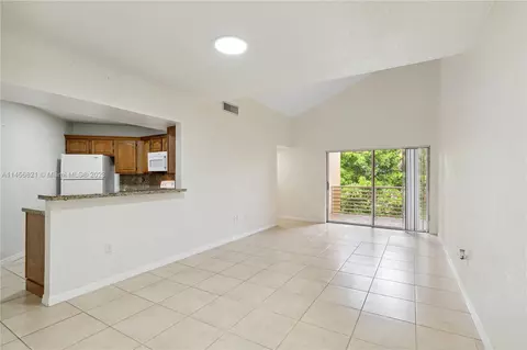 9731 Fontainebleau Blvd #F309, Miami, FL 33172