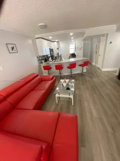 1750 NE 191st St #220-3, Miami, FL 33179