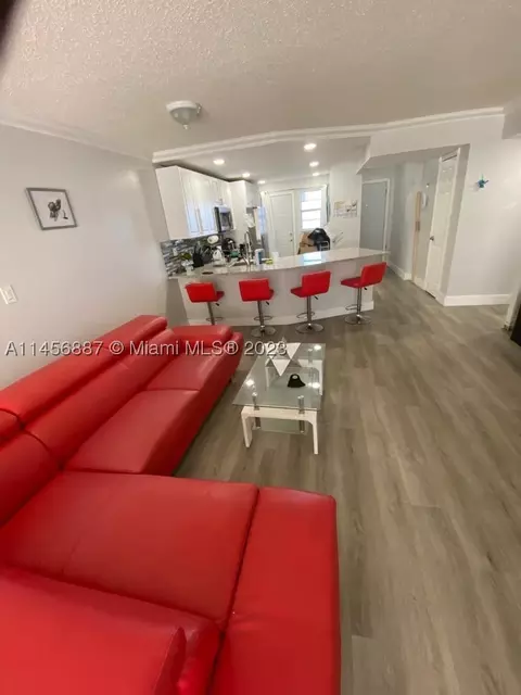1750 NE 191st St #220-3, Miami, FL 33179