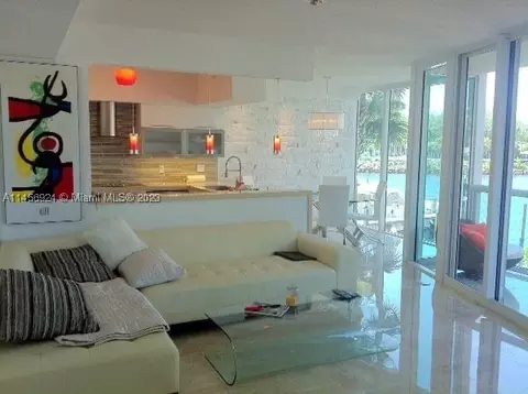 3370 Hidden Bay Dr #215, Aventura, FL 33180