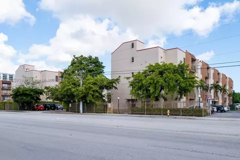4845 NW 7th St #303-5, Miami, FL 33126