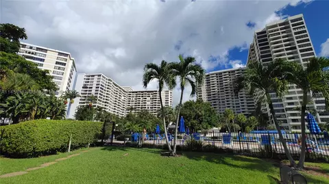 600 Three Islands Blvd #1019, Hallandale Beach, FL 33009