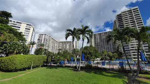 600 Three Islands Blvd #1019, Hallandale Beach, FL 33009