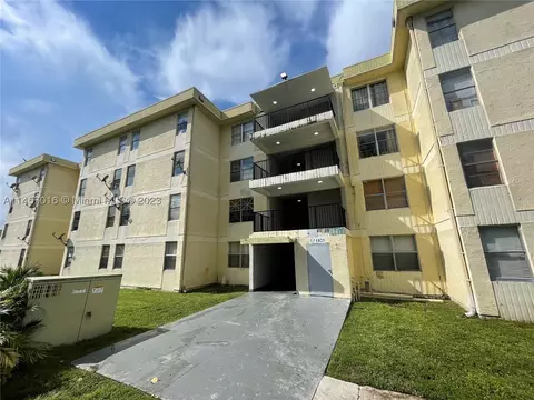 1825 W 56th St #309, Hialeah, FL 33012