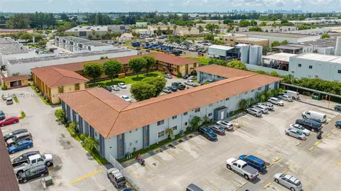 4050 NW 135th St #6-11, Opa Locka, FL 33054