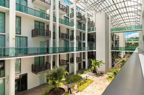 6000 Collins Ave #121, Miami Beach, FL 33140