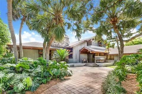 2350 NE 213th Ter, Miami, FL 33180