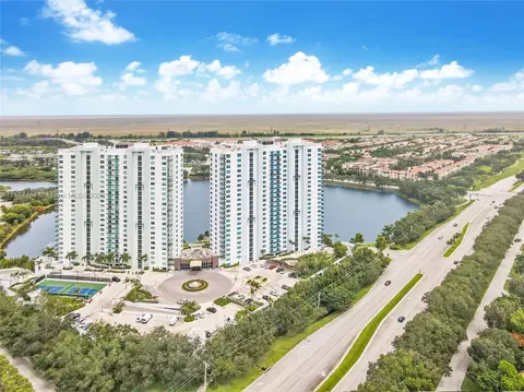 2681 N Flamingo Rd #305S, Sunrise, FL 33323
