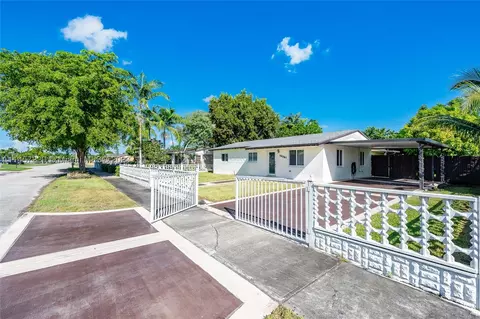 15261 SW 305th St, Homestead, FL 33033