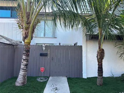 6933 SW 110th Ave, Miami, FL 33173