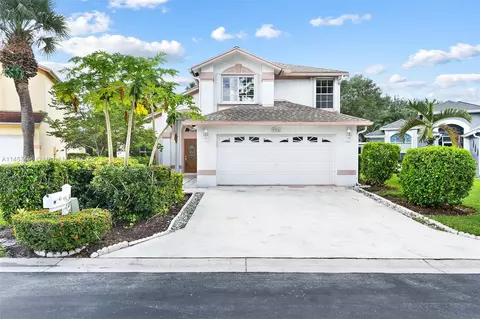 376 Hammocks Trl, Greenacres, FL 33413