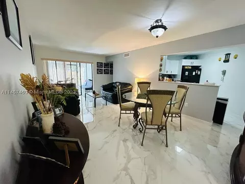 10257 NW 9th Street Cir #10210, Miami, FL 33172