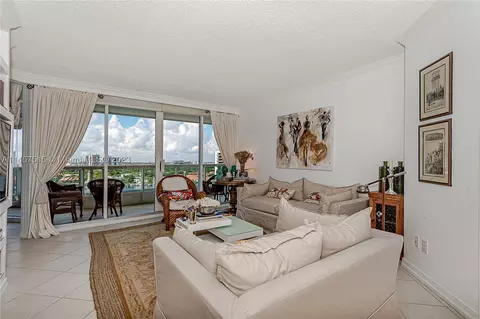 21205 Yacht Club Dr #1208, Aventura, FL 33180