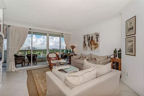 21205 Yacht Club Dr #1208, Aventura, FL 33180
