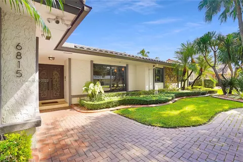 6815 Gleneagle Dr, Miami Lakes, FL 33014 photo 58